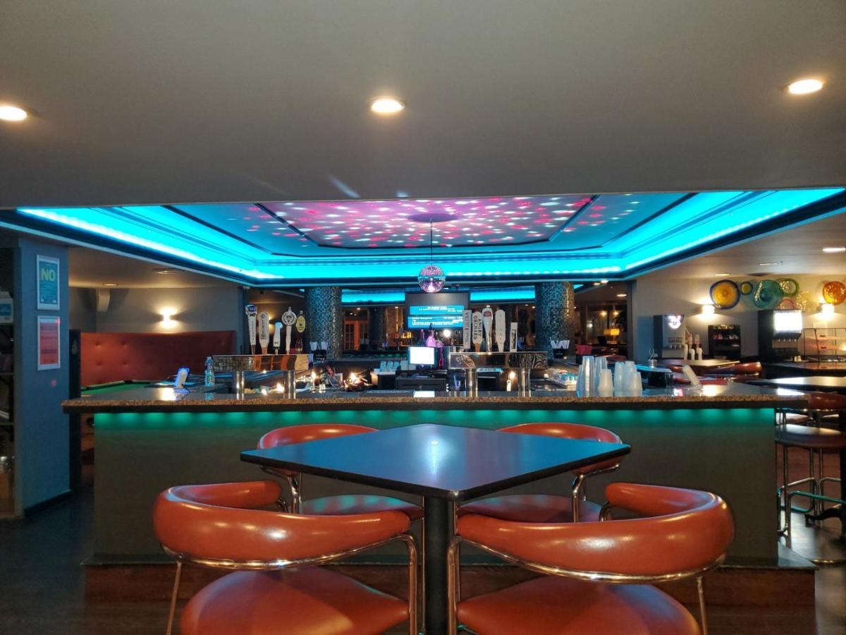 New Hope Inn & Suites Buitenkant foto