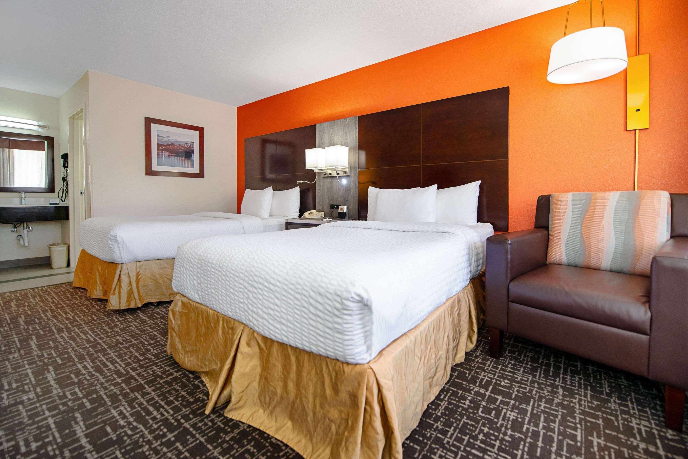 New Hope Inn & Suites Buitenkant foto