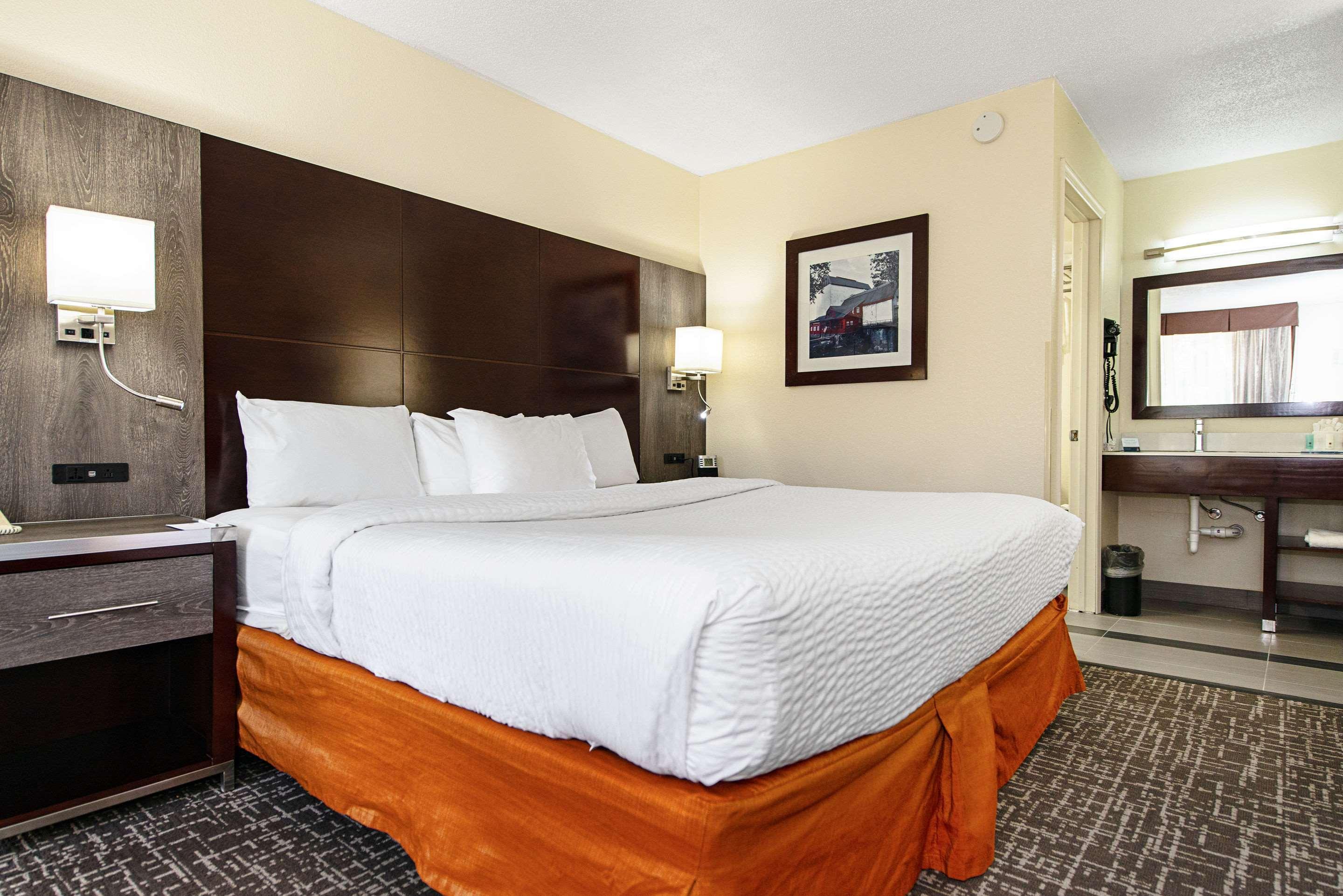 New Hope Inn & Suites Buitenkant foto