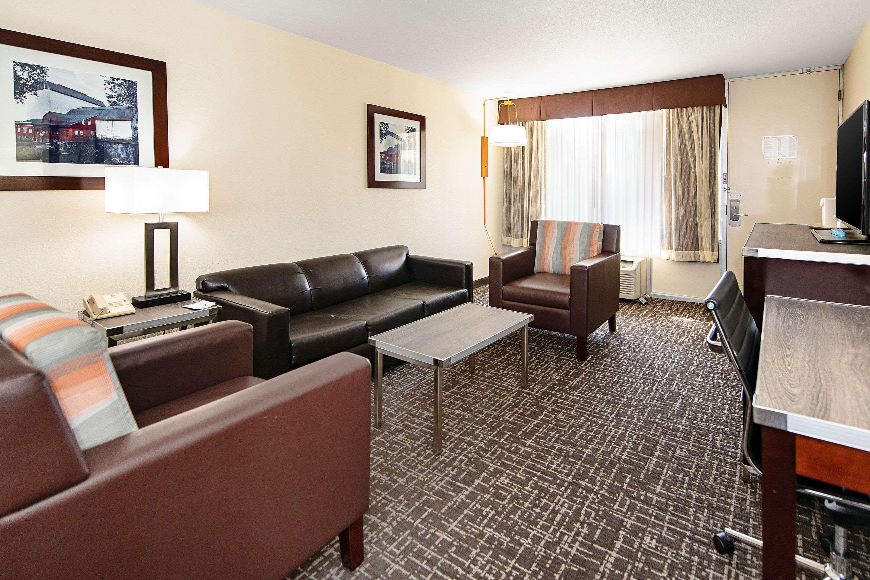 New Hope Inn & Suites Buitenkant foto