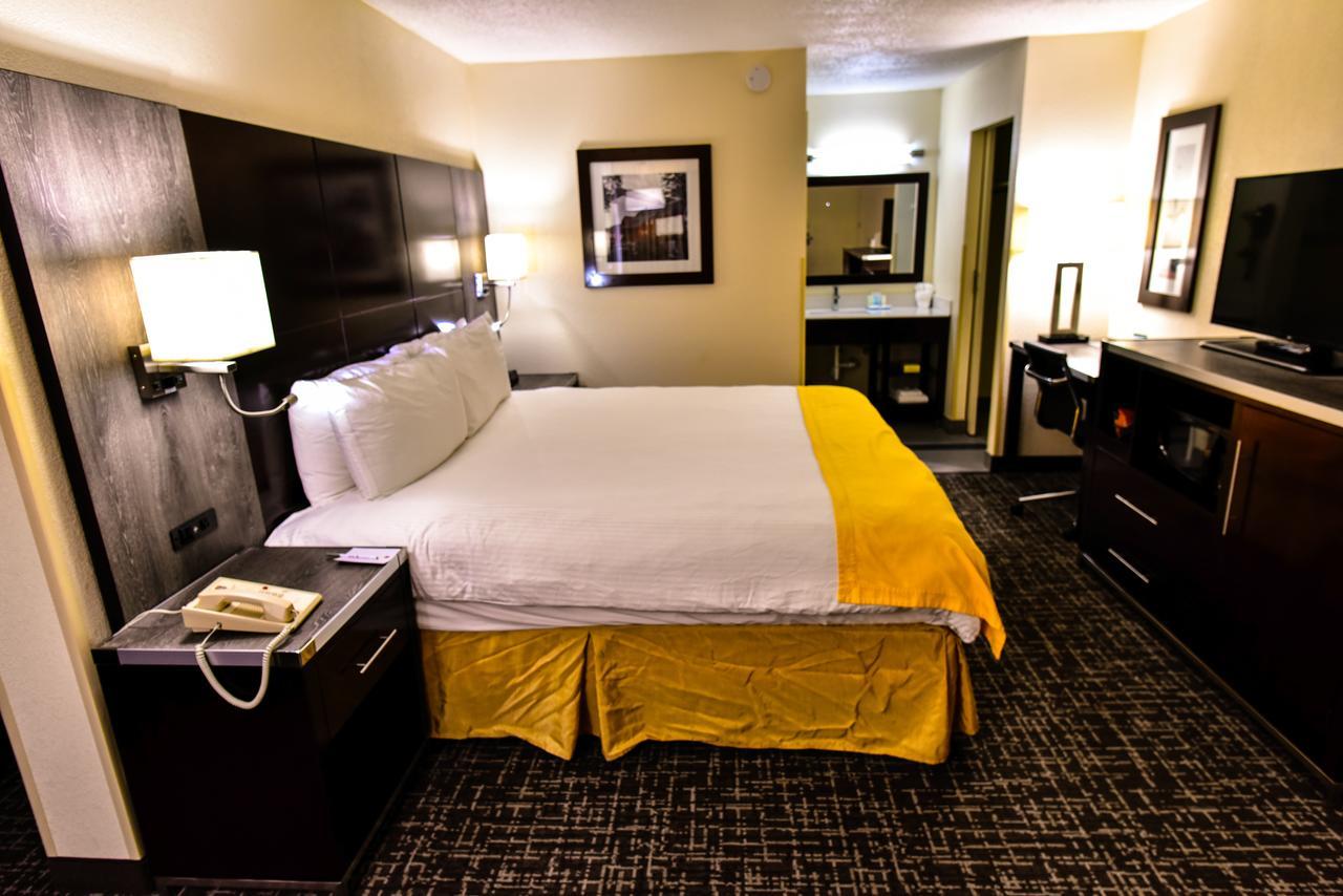 New Hope Inn & Suites Buitenkant foto