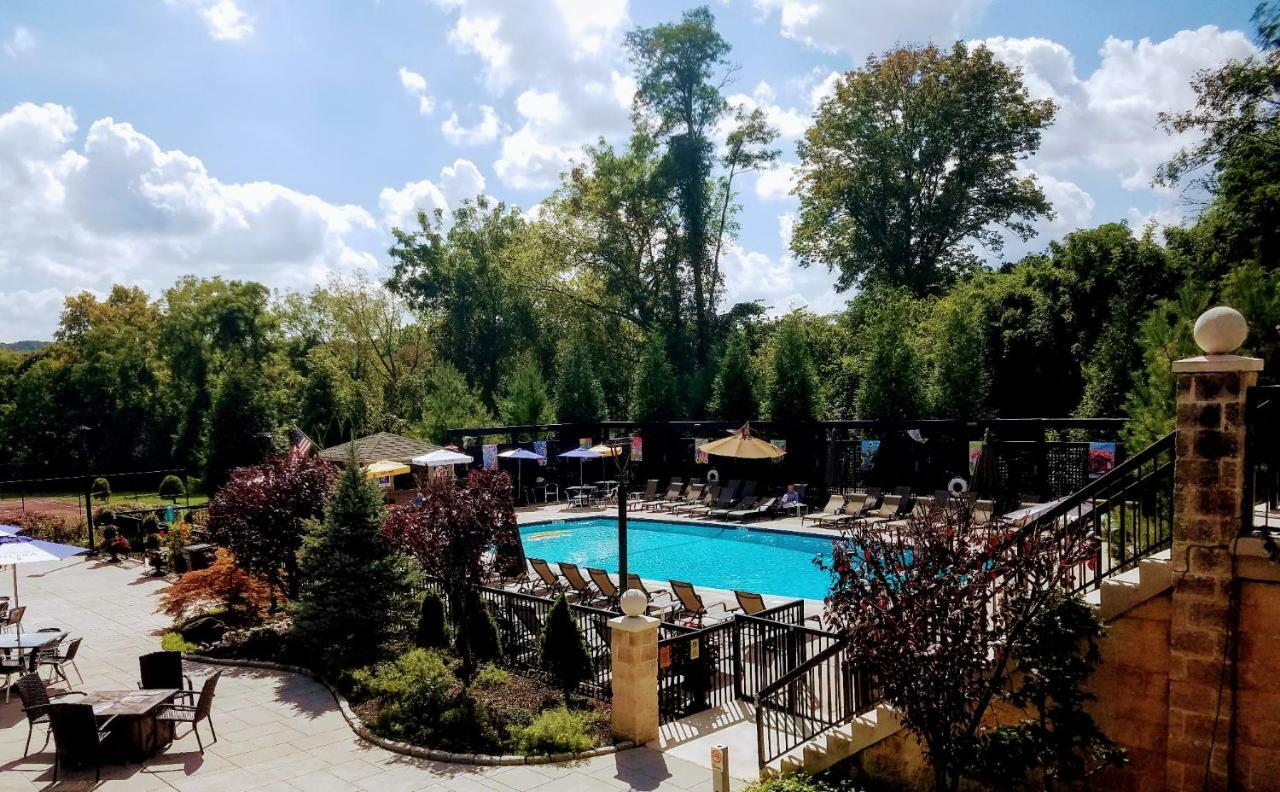 New Hope Inn & Suites Buitenkant foto